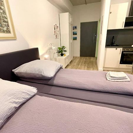 Neu Wunderschoenenes Weisses Apartament Am Schloessle Zentrum Goldstadt 普福尔茨海姆 外观 照片