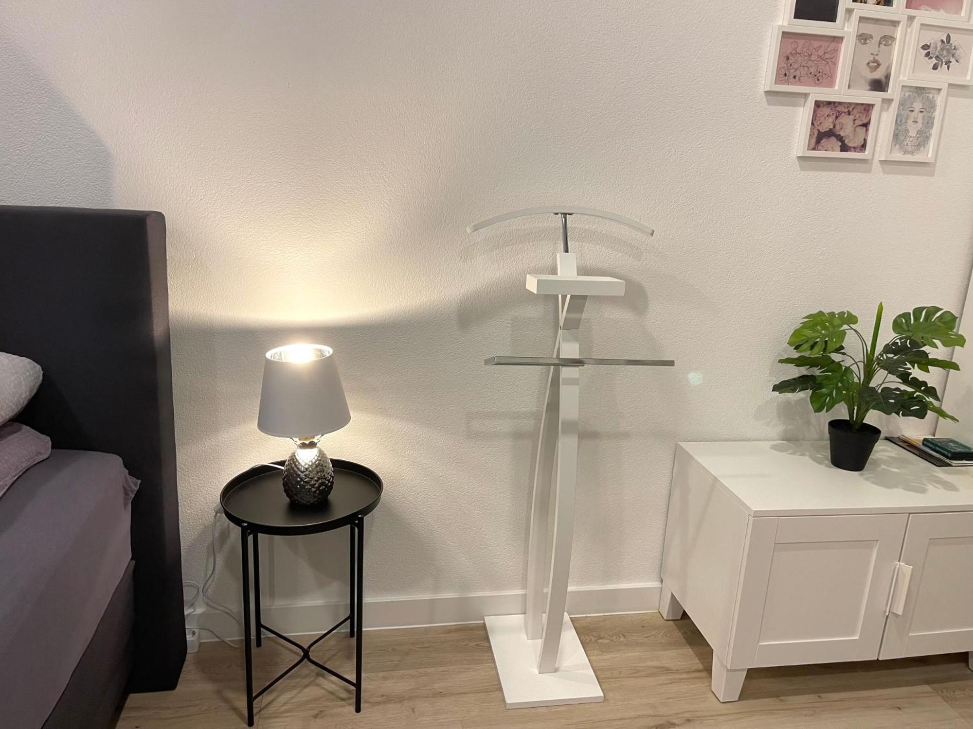 Neu Wunderschoenenes Weisses Apartament Am Schloessle Zentrum Goldstadt 普福尔茨海姆 外观 照片