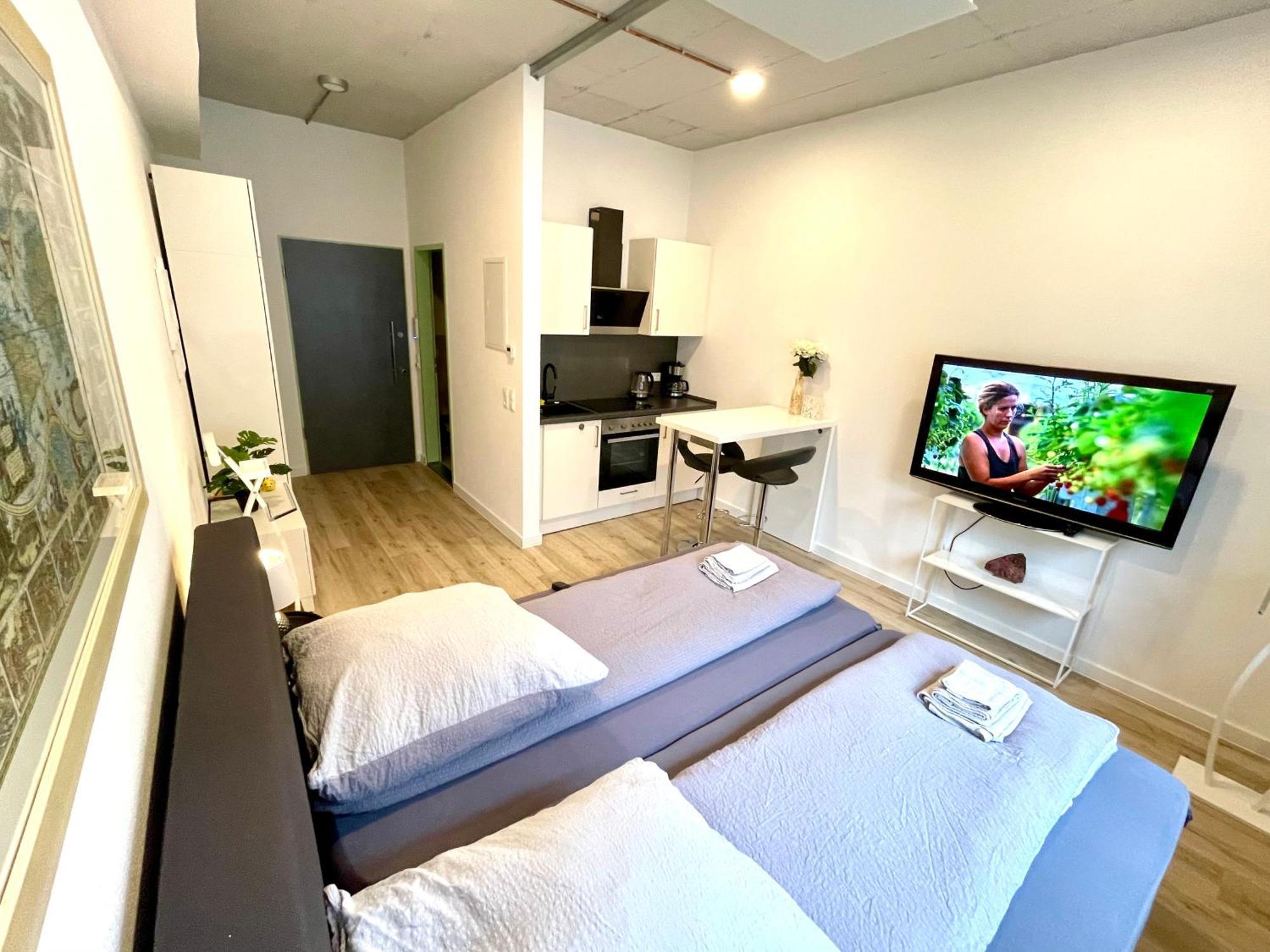 Neu Wunderschoenenes Weisses Apartament Am Schloessle Zentrum Goldstadt 普福尔茨海姆 外观 照片