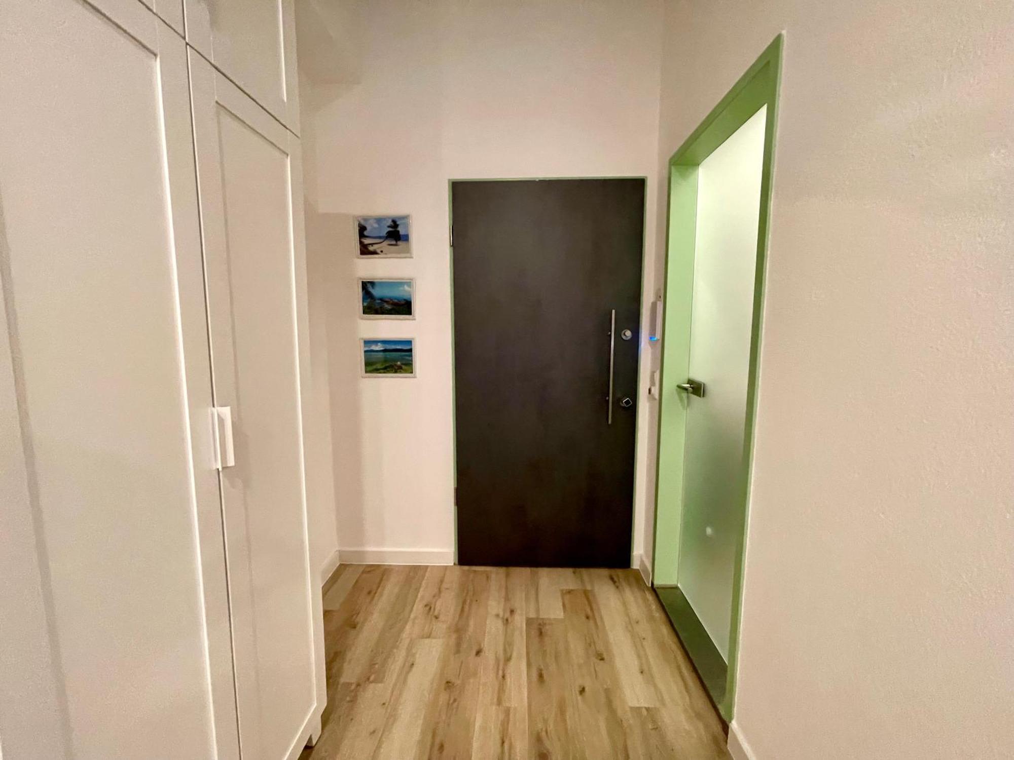 Neu Wunderschoenenes Weisses Apartament Am Schloessle Zentrum Goldstadt 普福尔茨海姆 外观 照片
