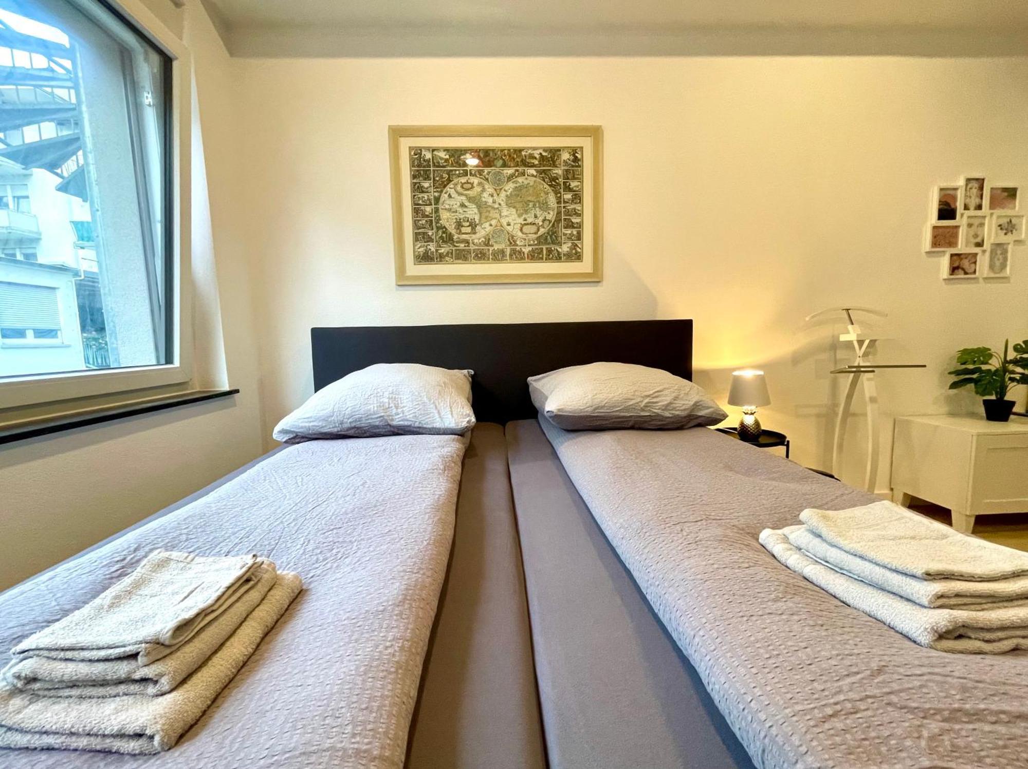 Neu Wunderschoenenes Weisses Apartament Am Schloessle Zentrum Goldstadt 普福尔茨海姆 外观 照片