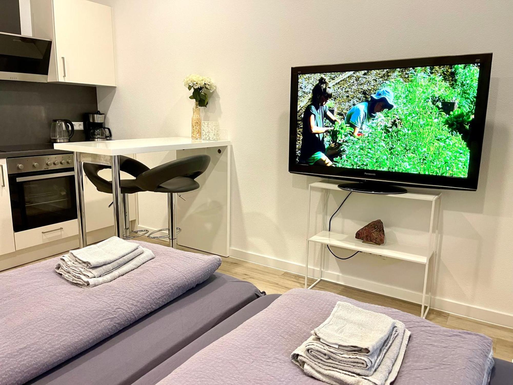 Neu Wunderschoenenes Weisses Apartament Am Schloessle Zentrum Goldstadt 普福尔茨海姆 外观 照片