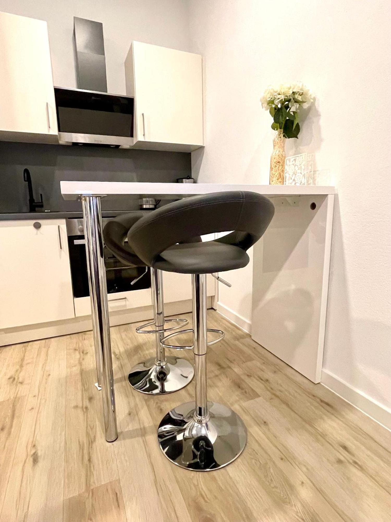 Neu Wunderschoenenes Weisses Apartament Am Schloessle Zentrum Goldstadt 普福尔茨海姆 外观 照片