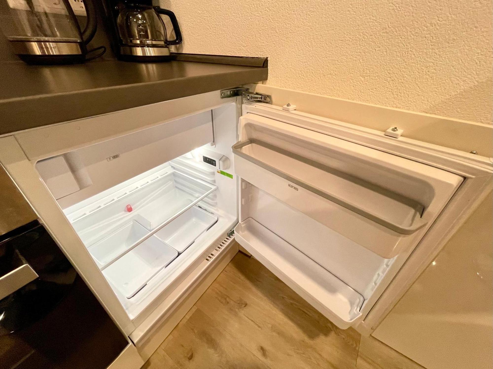 Neu Wunderschoenenes Weisses Apartament Am Schloessle Zentrum Goldstadt 普福尔茨海姆 外观 照片