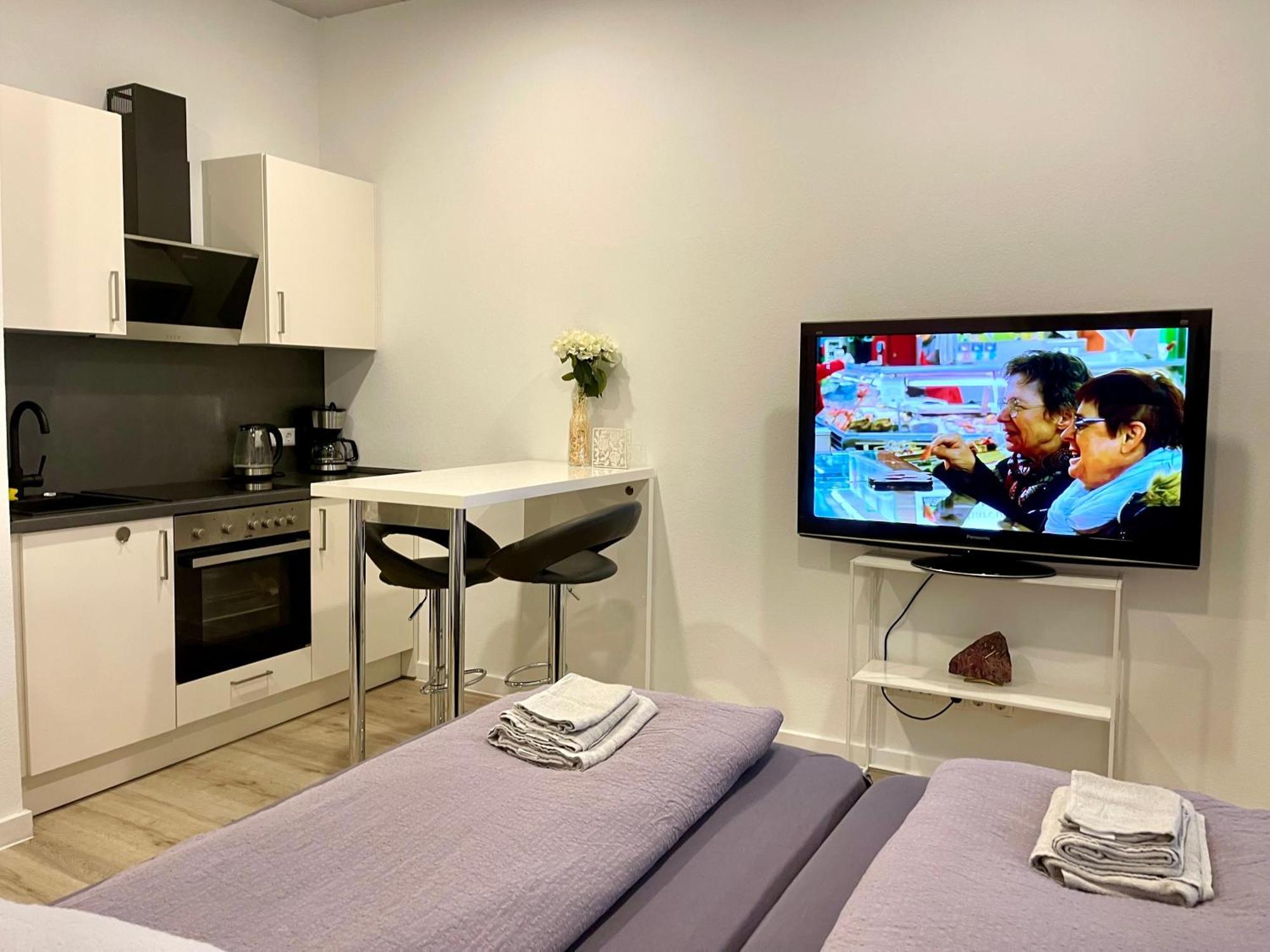 Neu Wunderschoenenes Weisses Apartament Am Schloessle Zentrum Goldstadt 普福尔茨海姆 外观 照片