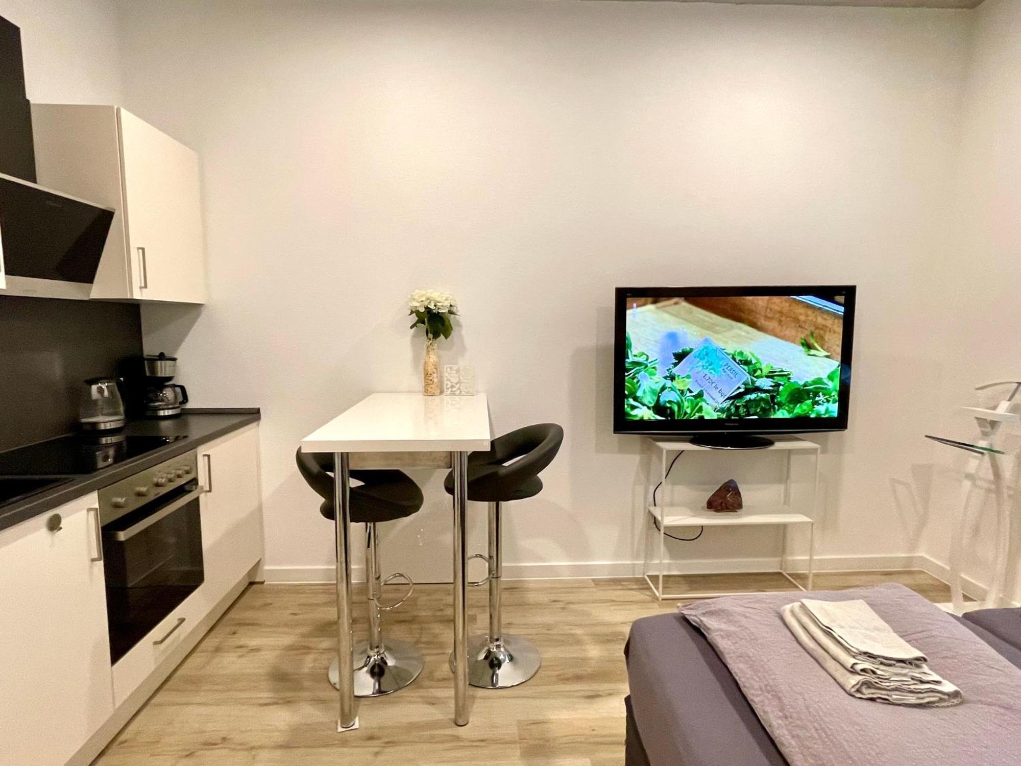 Neu Wunderschoenenes Weisses Apartament Am Schloessle Zentrum Goldstadt 普福尔茨海姆 外观 照片